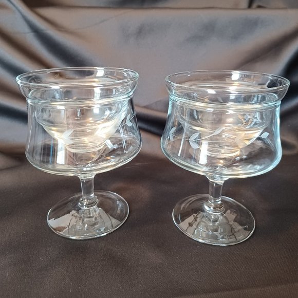 Set of 2 Vintage Shrimp/ Seafood Cocktail & Liner. Hand Blown / Princess house. - Picture 2 of 10